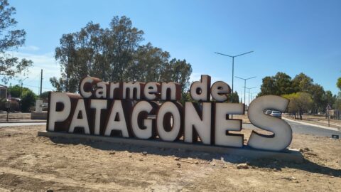 Embellecimiento del acceso por calle Yrigoyen.