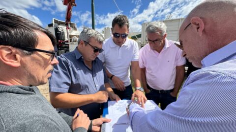 El intendente Marcos Castro supervisó el avance de las nuevas luminarias en la Ruta Provincial N° 1