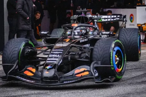 McLaren explica los problemas que frenaron al MCL40 en Barcelona