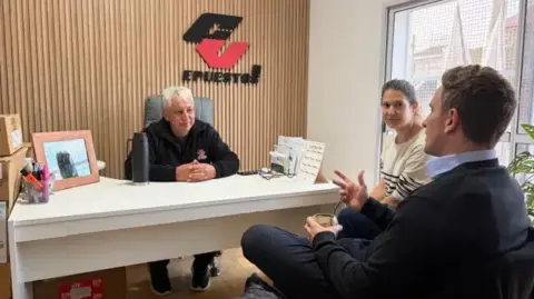 Viedma: Cementos del Valle fortaleció su capital de trabajo junto a FOGARIO