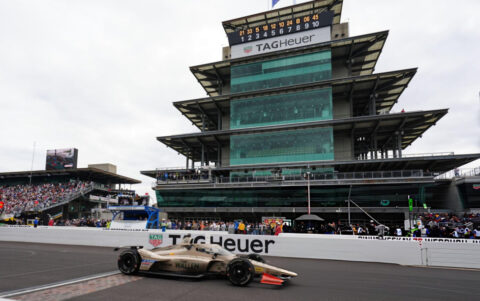 Rosenqvist prevaleció en el final y ganó las 500 Millas de Indianapolis