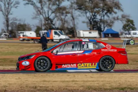 «Josito» Di Palma ganó la segunda carrera del Turismo Carretera 2000 en San Jorge