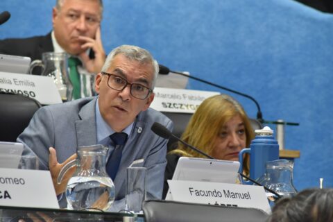 López, cuestionó el nuevo paro de UnTER y los cortes intermitentes en los puentes