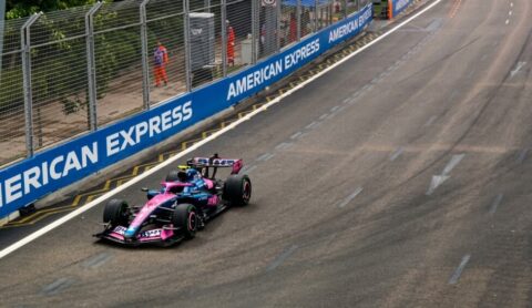 F1: Colapinto abandonó en el inicio de la carrera Sprint de Singapur y Verstappen ganó otra vez